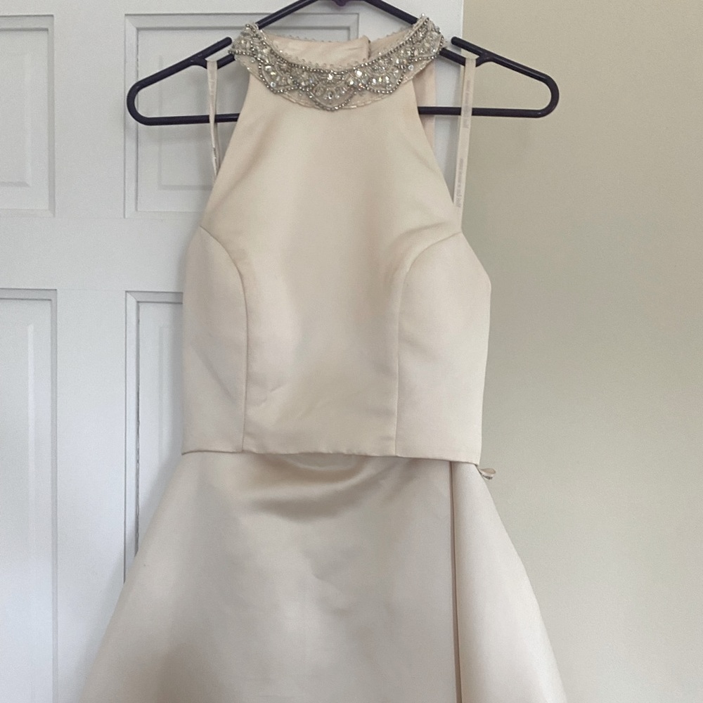 Mori Lee, size 2 homecoming, crème, two piece, backless, satin skirt/top
